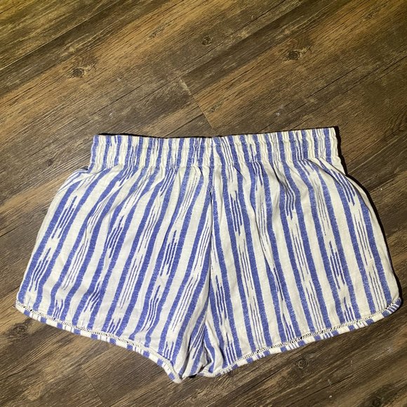 Booty Shorts - Picture 3 of 4